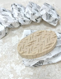 【日本LUSH ｜爆紅鎂鹽餅(65g)】