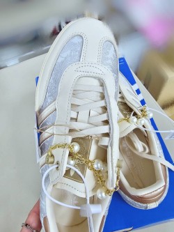 【Adidas海外限定｜Originals Samba 粉灰色 絲綢 珍珠 皮革 德訓鞋 明星同款】