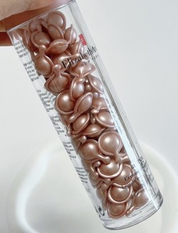 ♘【Elizabeth Arden伊麗莎白雅頓｜ HPR玫瑰金抗痕膠囊(30顆)】