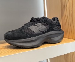 ♘【New Balance｜黑灰色蛋殼中性運動鞋 UWRPDSCB-D】