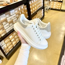 【美國Steve Madden｜爆款小白鞋(白色鑽尾)】