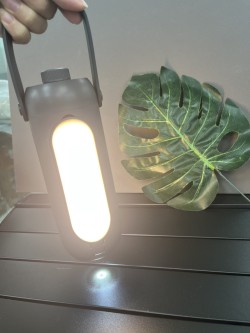 【折疊可充電式 LED戶外露營(隨機色)】