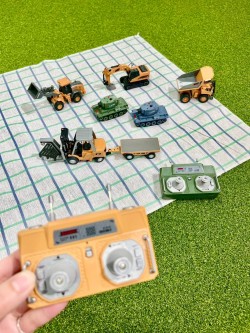 【亞馬遜熱銷同款｜1：64全比例迷你遙控車系列】(特價)